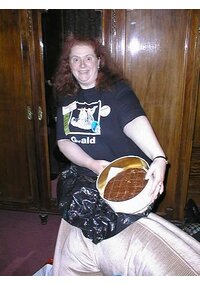 Sunday - Party - Pam and the cake